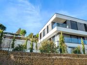 Maison avec piscine et terrasse