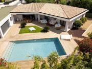 Maison avec piscine et terrasse