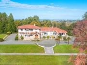 Maison avec piscine et terrasse