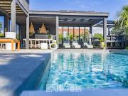 Maison avec piscine et terrasse