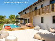 Maison avec piscine et terrasse