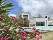 Maison avec piscine et jardin