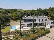 Maison avec piscine et terrasse