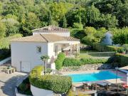 Maison avec piscine et terrasse Maison avec piscine et terrasse