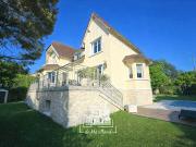 Maison avec piscine et terrasse
