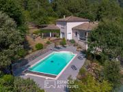 Maison avec piscine et terrasse