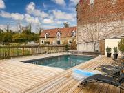 Maison avec piscine et terrasse