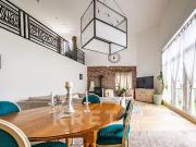 Maison avec piscine et terrasse