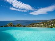 Maison avec piscine et terrasse