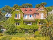 Villa avec piscine et terrasse