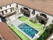 Maison avec piscine et terrasse