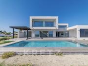 Maison avec piscine et terrasse