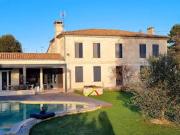Maison avec piscine et jardin