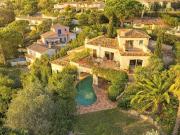 Maison avec piscine et terrasse
