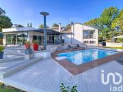 Maison avec piscine et terrasse
