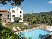 Maison avec piscine et terrasse