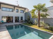 Maison avec piscine et terrasse