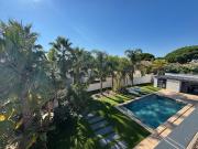 Maison avec piscine et terrasse Maison avec piscine et terrasse