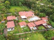 Maison avec piscine et terrasse