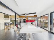 Maison avec piscine et terrasse