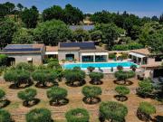 Maison avec piscine et jardin