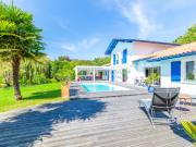 MAISON AVEC PISCINE VUE MONTAGNES