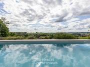 Maison avec sa piscine et sa vue imprenable