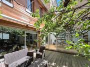 Maison contemporaine avec jardin et terrasse