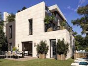 Maison contemporaine avec jardin et terrasse