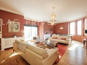 Maison avec terrasses et garage