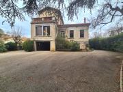 Maison bourgeoise à rénover grand terrain, piscine, dépend
