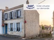 Maison centre bourg, véranda, jardin, dépendance, cave avec