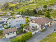 Maison chaleureuse avec jardin, garage double et annexe