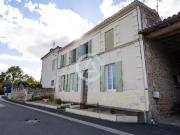 Maison charentaise à Grézac