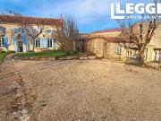 Maison charentaise avec 4 chambres, 2 salles de bain et...