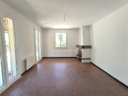 Maison charmante de 4 pièces avec terrasse et garage à...