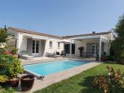 Maison confortable avec Piscine et Garage 117m² Cozes