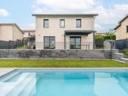 Maison contemporaine aux prestations de qualité !
