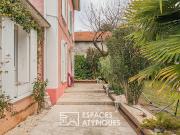 Maison contemporaine avec jardin