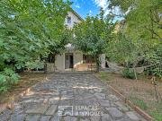 Maison contemporaine avec jardin