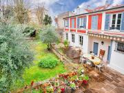 Maison contemporaine avec jardin