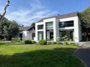 Maison contemporaine avec jardin et terrasse