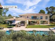 Maison contemporaine avec jardin et terrasse