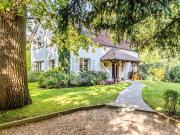 Maison contemporaine avec jardin et terrasse Maison contemporaine avec jardin et terrasse