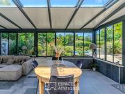 Maison contemporaine avec jardin et terrasse