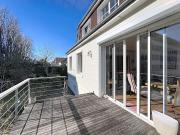 Maison contemporaine avec jardin et terrasse