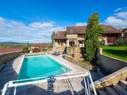 Maison contemporaine avec jardin et terrasse