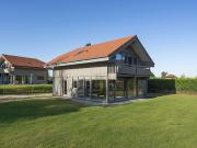 Maison contemporaine avec jardin et terrasse