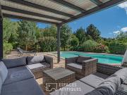 Maison contemporaine avec jardin et terrasse