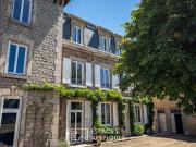 Maison contemporaine avec jardin et terrasse